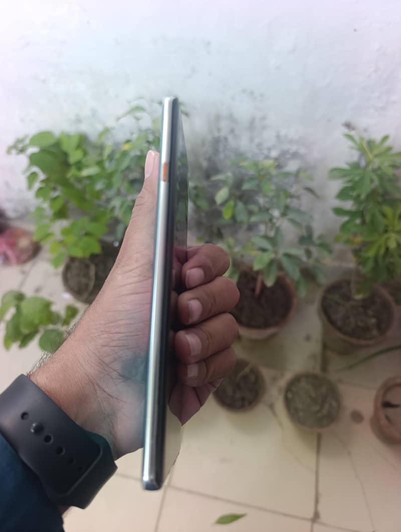 Tecno CAMON 40 Pro 7