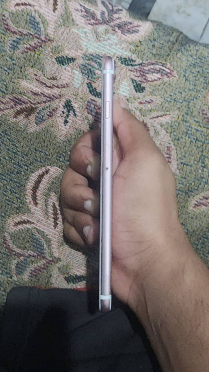 Apple iPhone 7 Plus 1