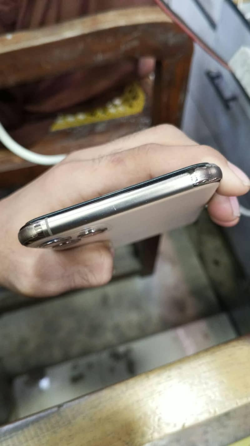 Apple iPhone 11 Pro Max 0