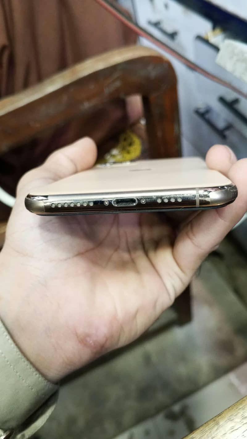 Apple iPhone 11 Pro Max 1