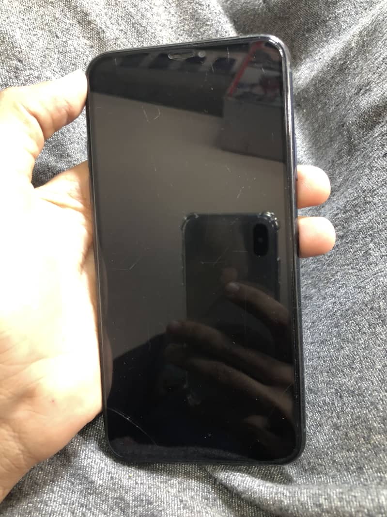 Apple iPhone 11 Pro Max 4