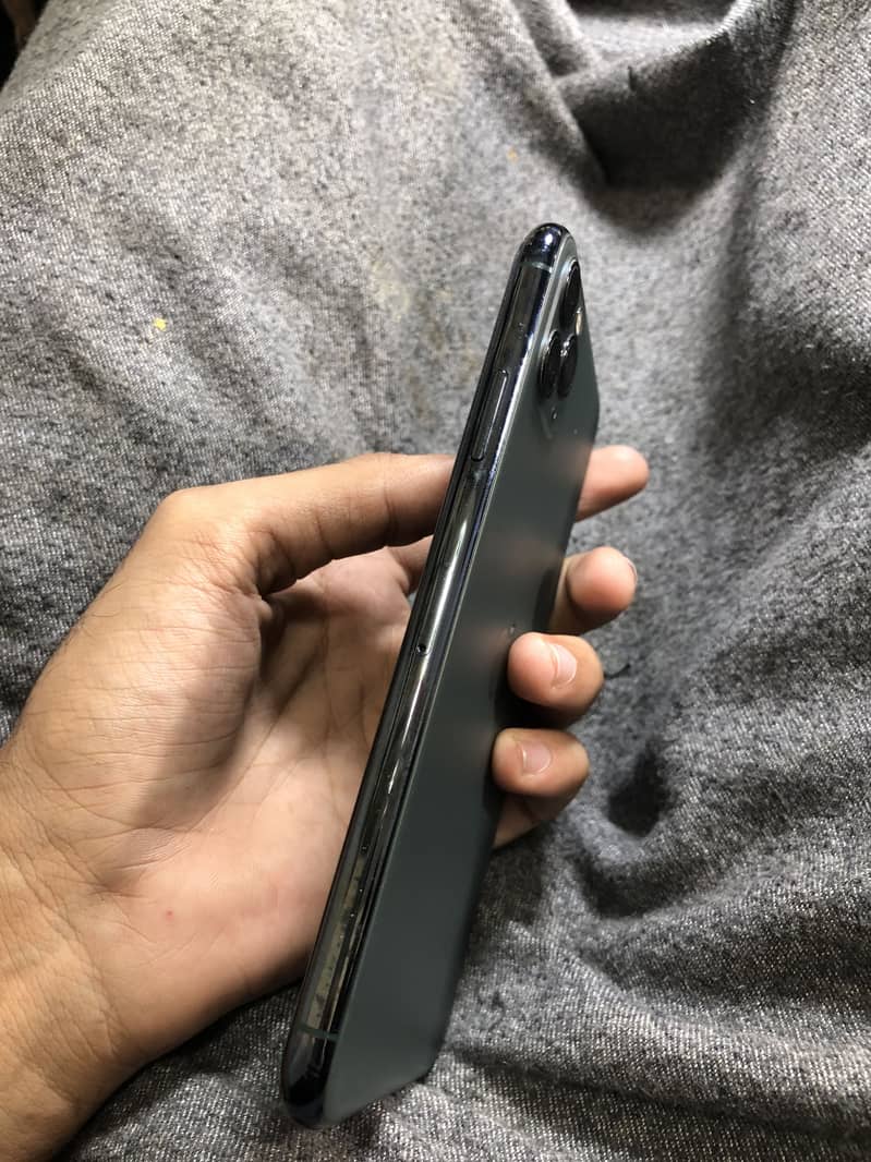 Apple iPhone 11 Pro Max 5