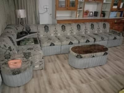 6 seater +1 Decorative seat