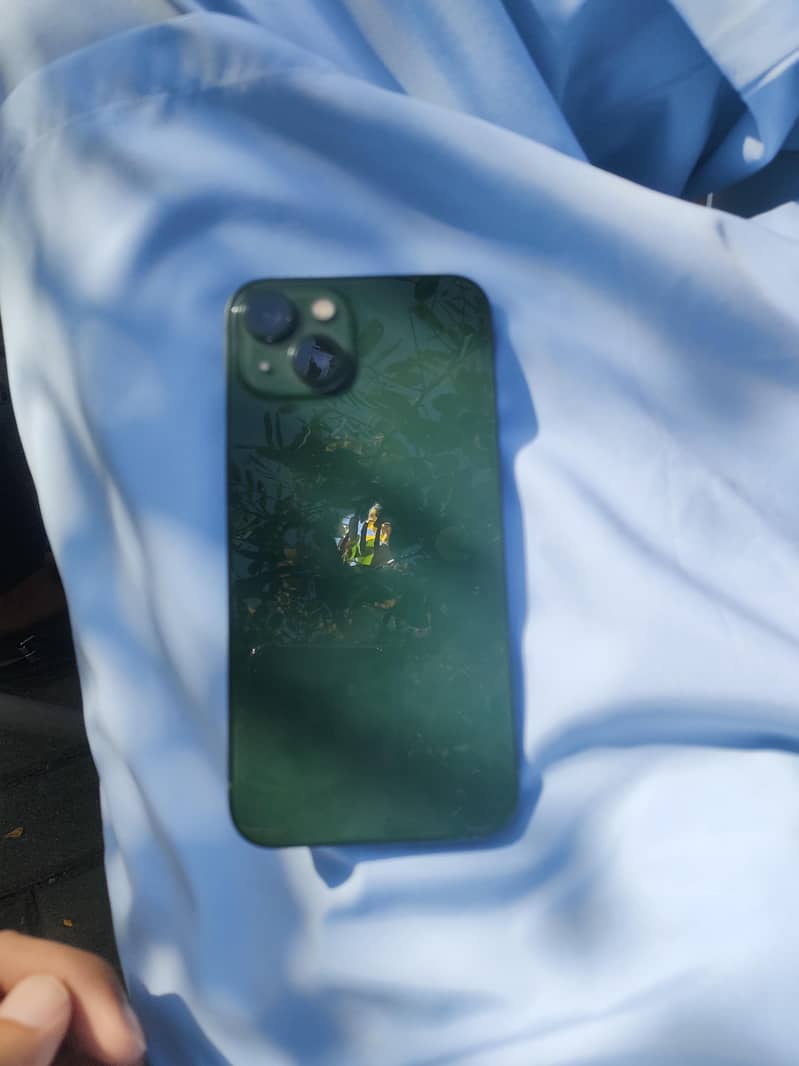 Apple iPhone 13 7