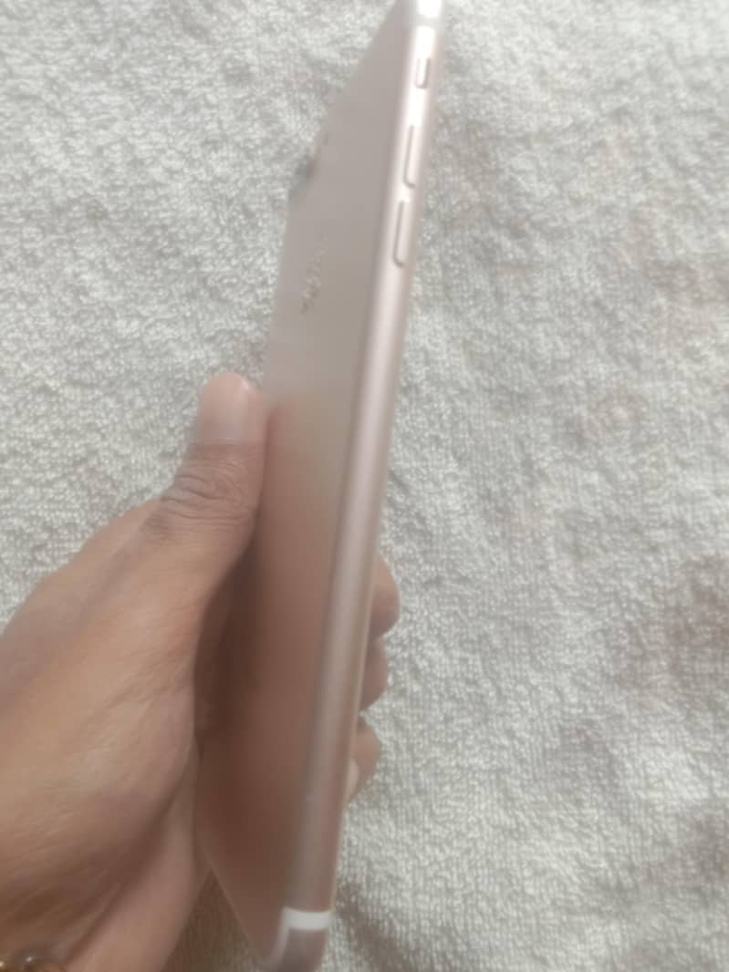 Apple iPhone 7 Plus 3