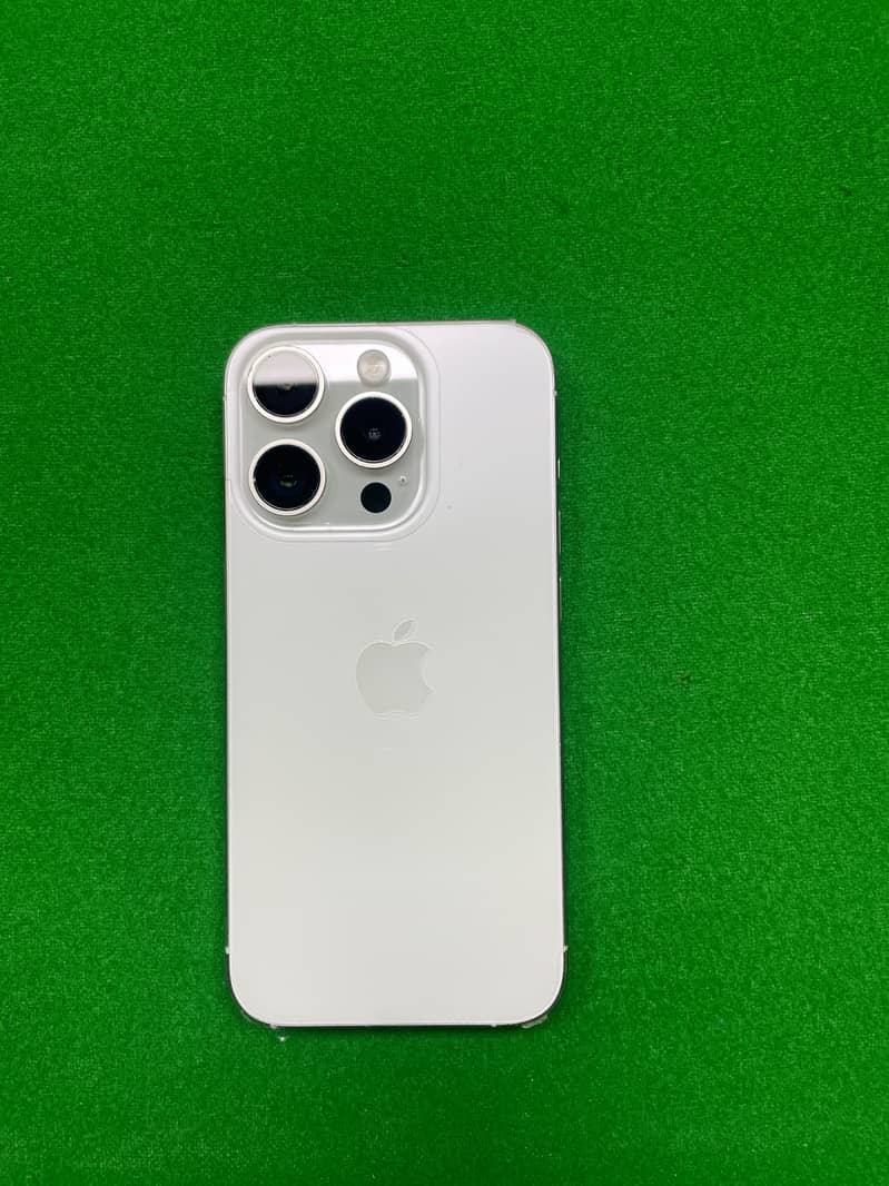 Apple iPhone 15 Pro 0