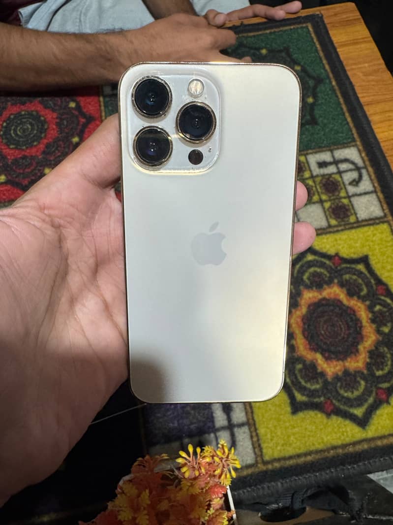 Apple iPhone 15 Pro 1