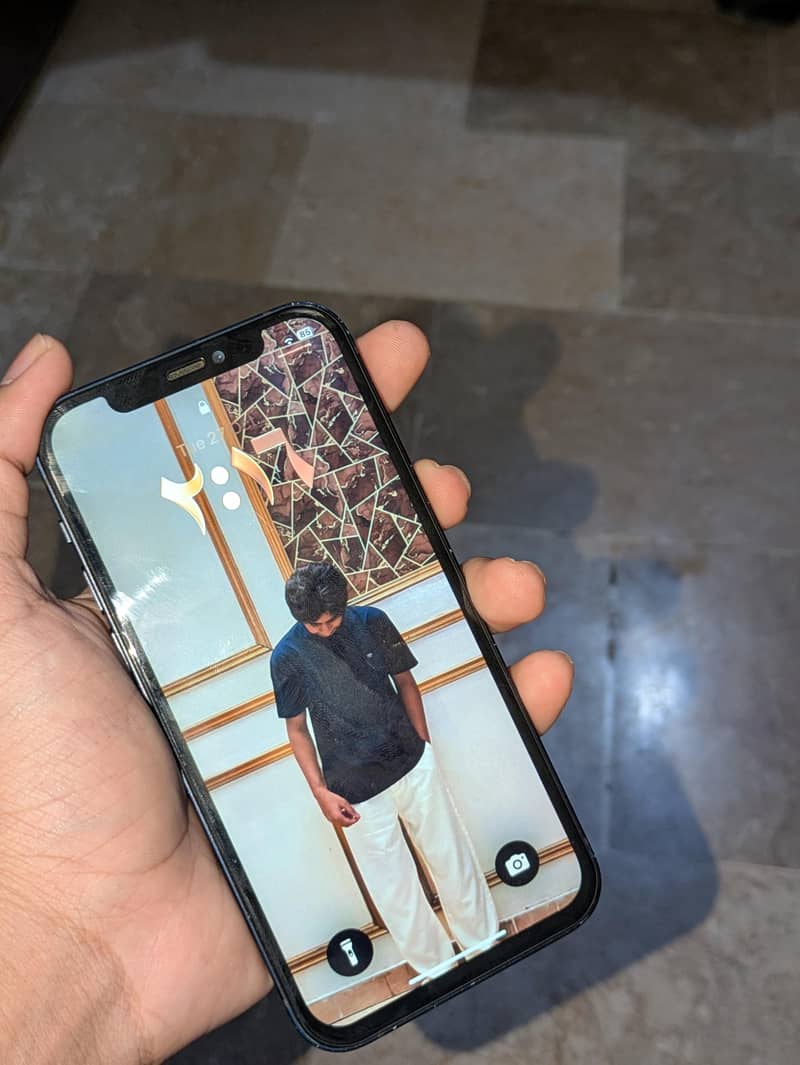 Apple iPhone 12 1