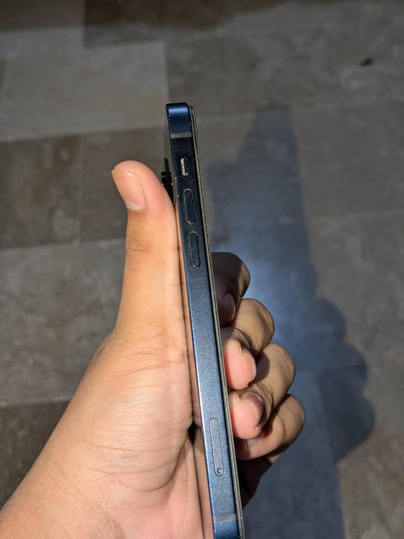 Apple iPhone 12 2