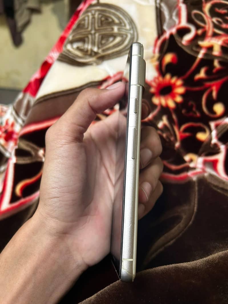 Google Pixel 7 4