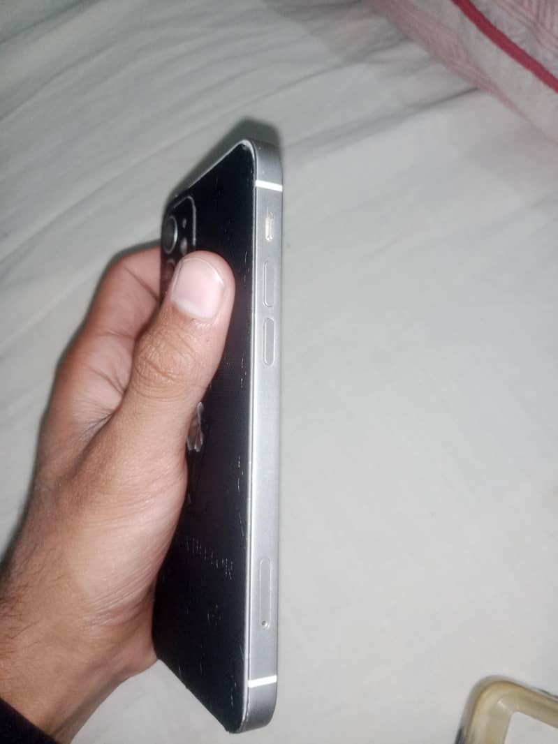 iphone 12 4