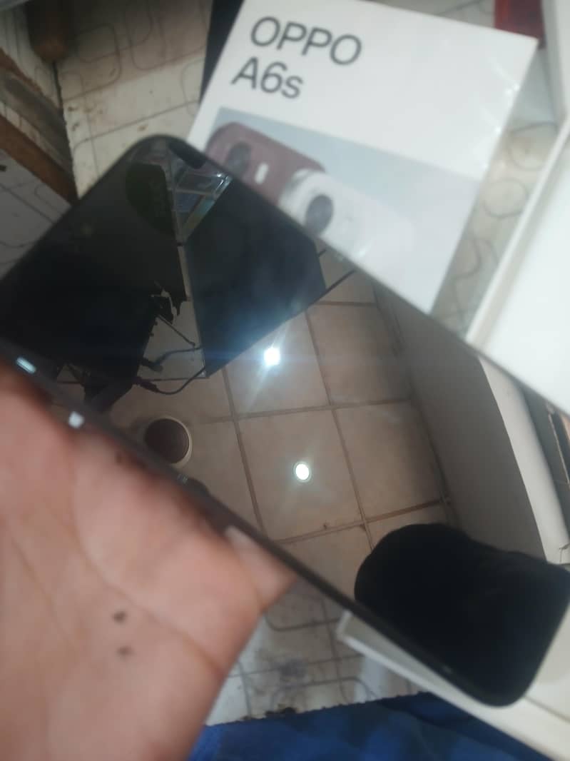 OPPO A6s 4