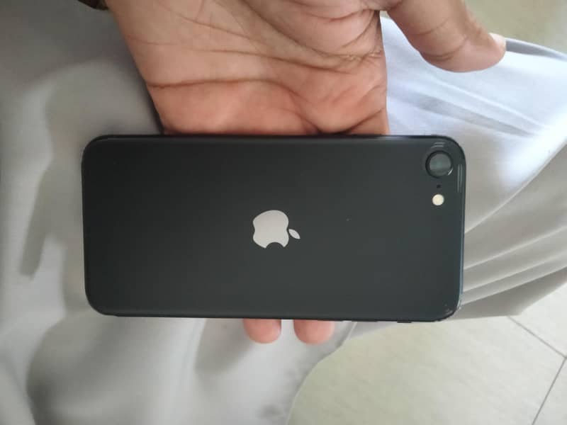 Apple iPhone SE 7