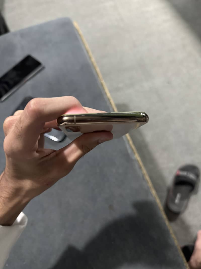 Apple iPhone XS 2