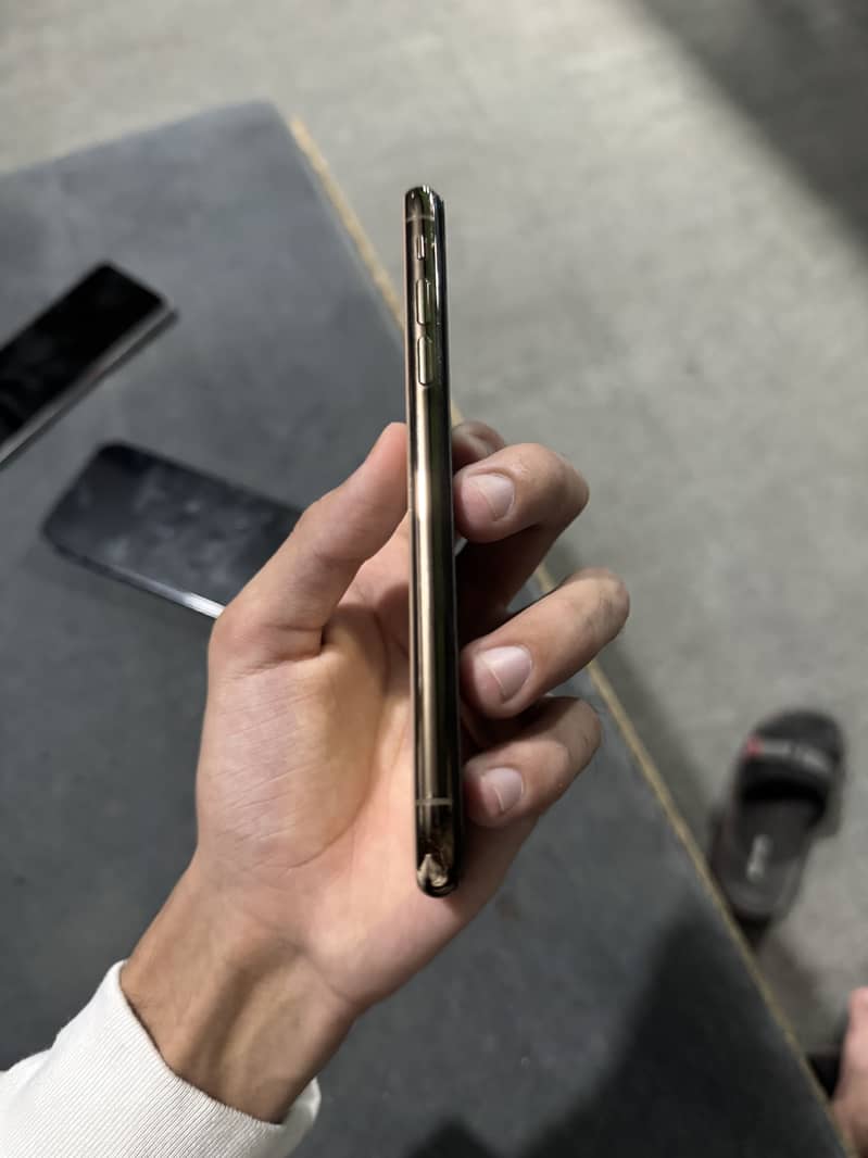 Apple iPhone XS 8