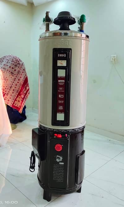 iZone 25GLN Deluxe Twin Geyser - Gas & Electric