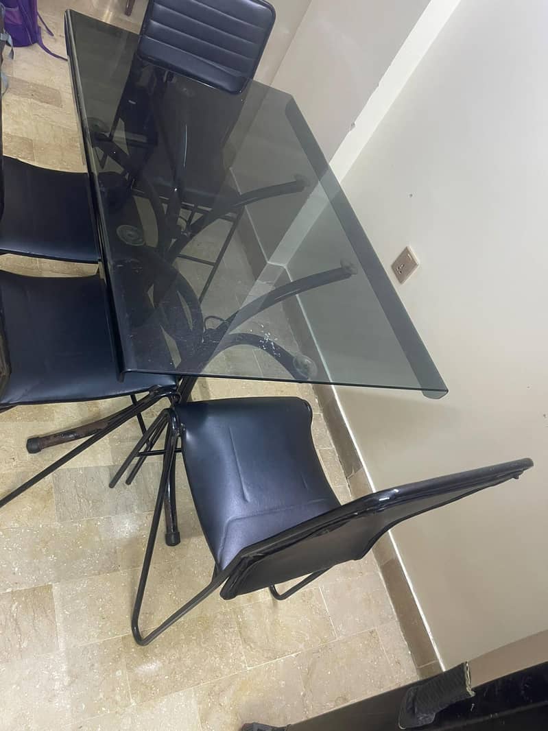 Dining Table and 4 chair 0