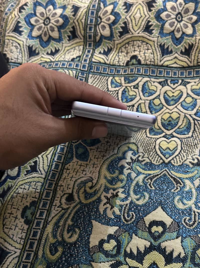Google Pixel 7a 3