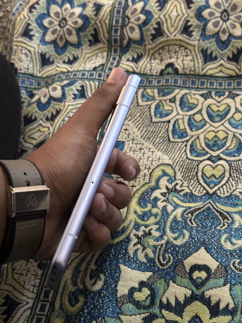 Google Pixel 7a 5