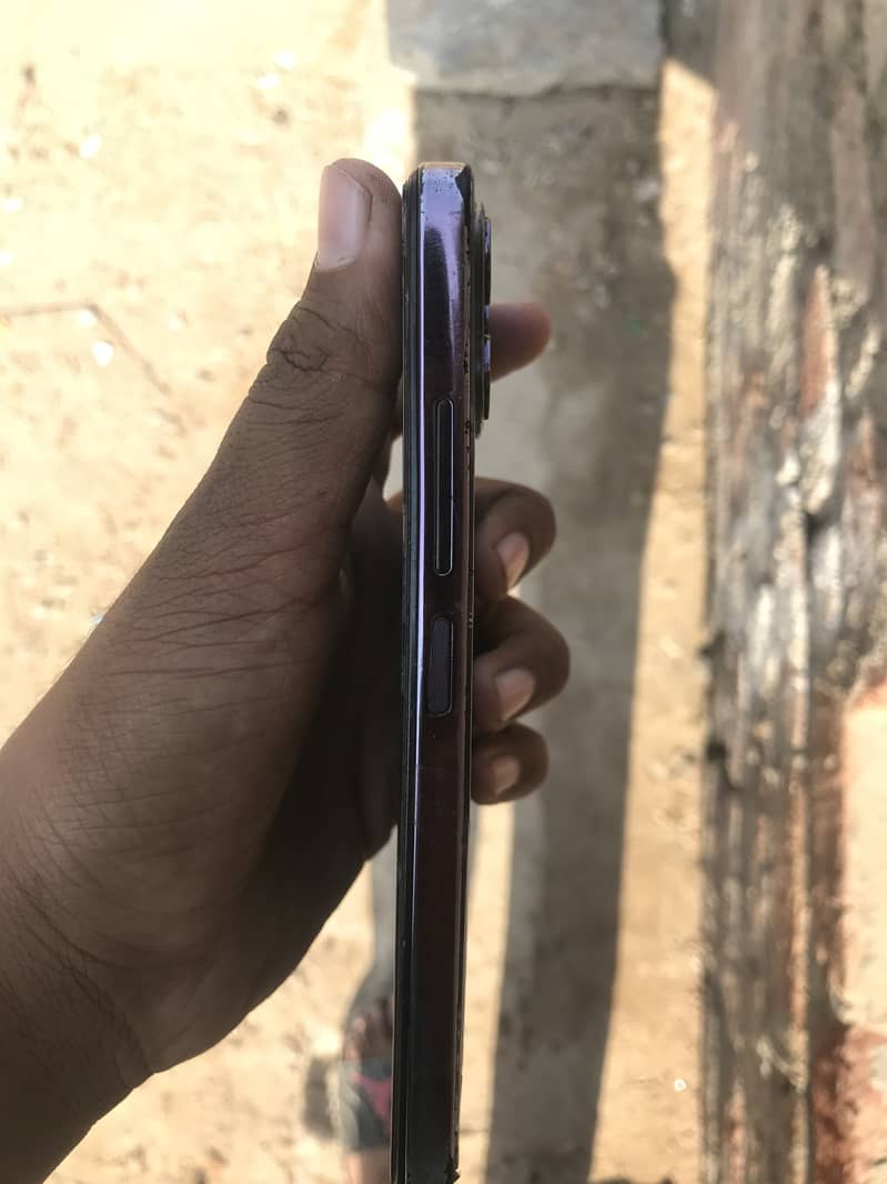 iPhone 16 pro max 1