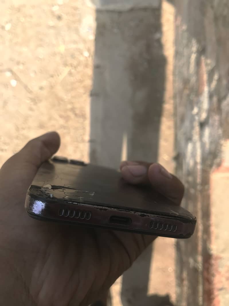 iPhone 16 pro max 6