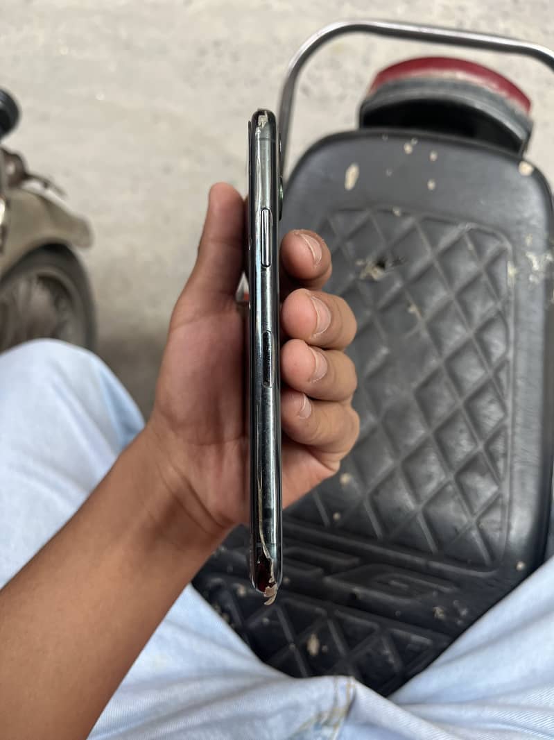 Apple iPhone 11 5