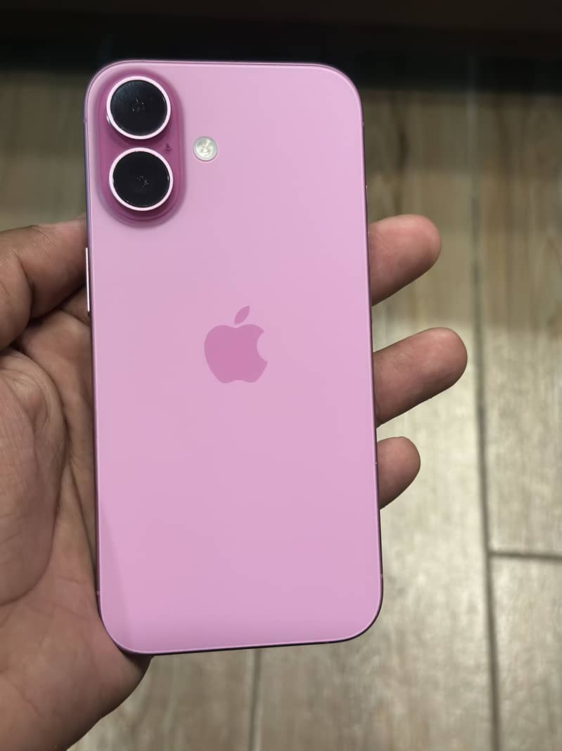 Apple iPhone 16 0