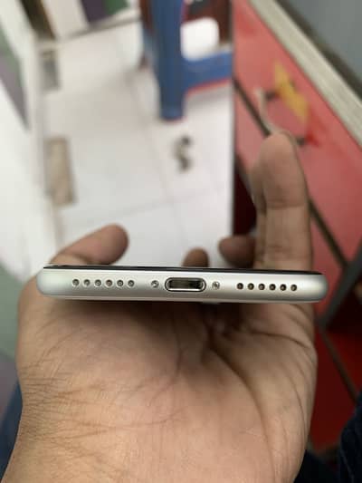 Apple iPhone SE