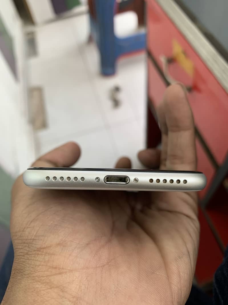 Apple iPhone SE 0