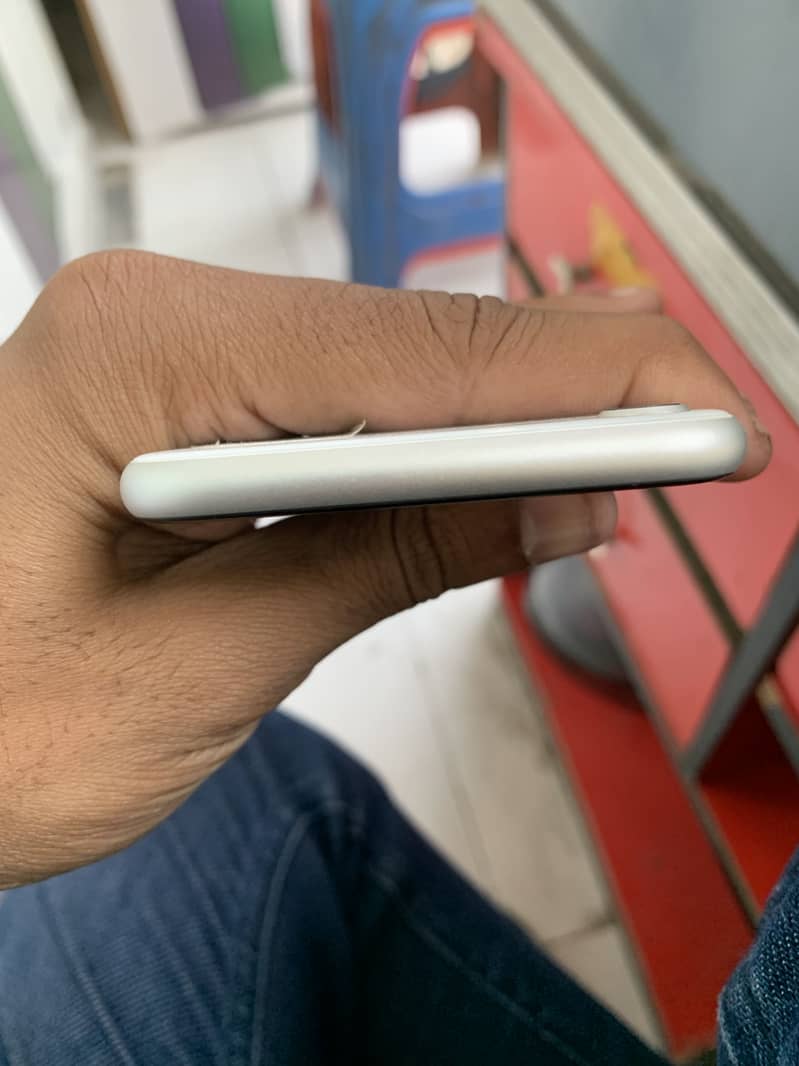 Apple iPhone SE 4