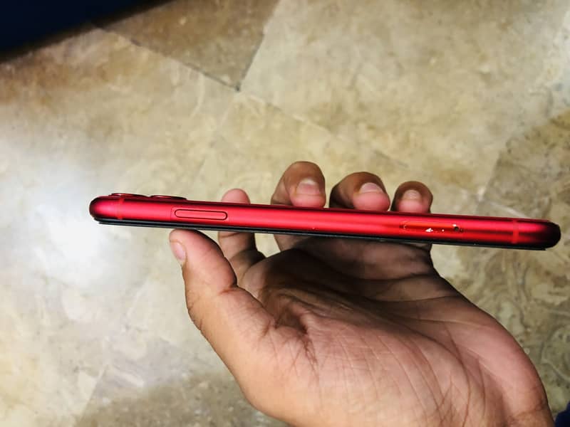 Apple iPhone 11 4