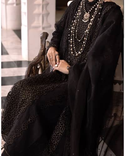 3 piece stitched branded suit (Almirah)