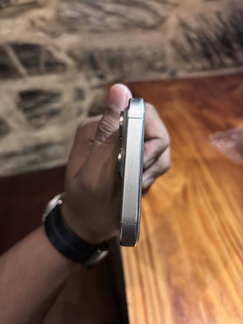Apple iPhone 15 Pro Max 3