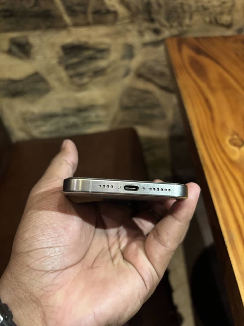 Apple iPhone 15 Pro Max 8
