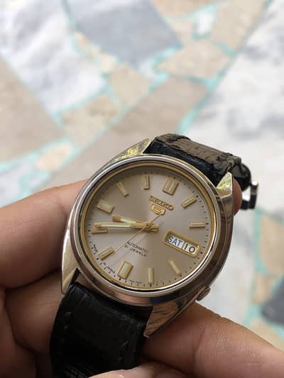 Seiko citizen orient swatch tissot omega timex casio rado