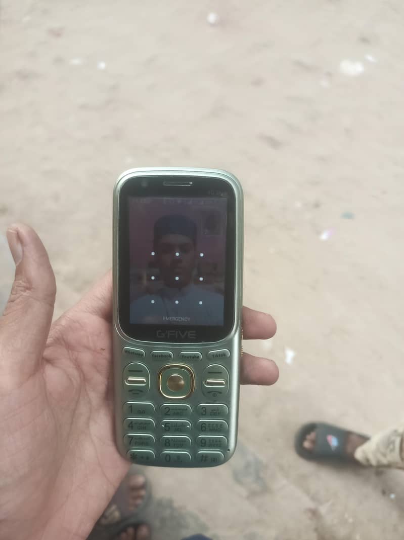 G'Five 4G stylish 4