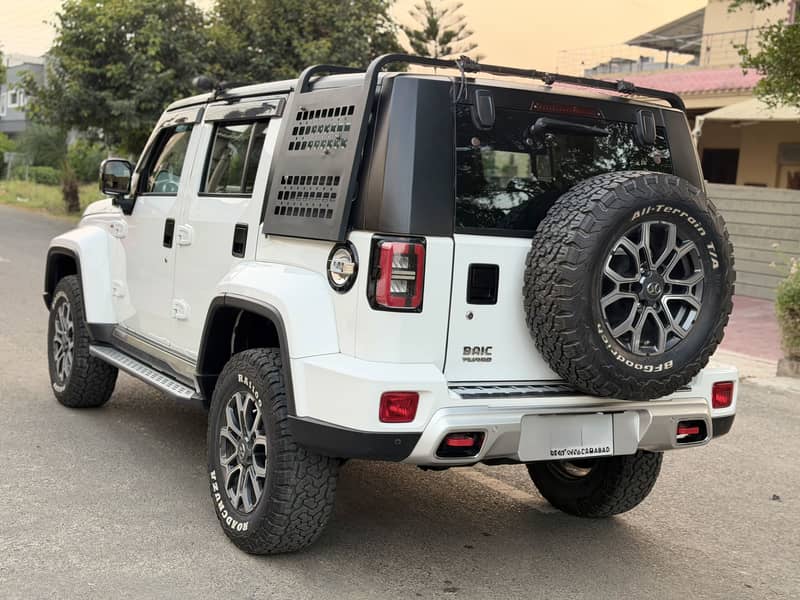BAIC BJ40 Plus 2022 8