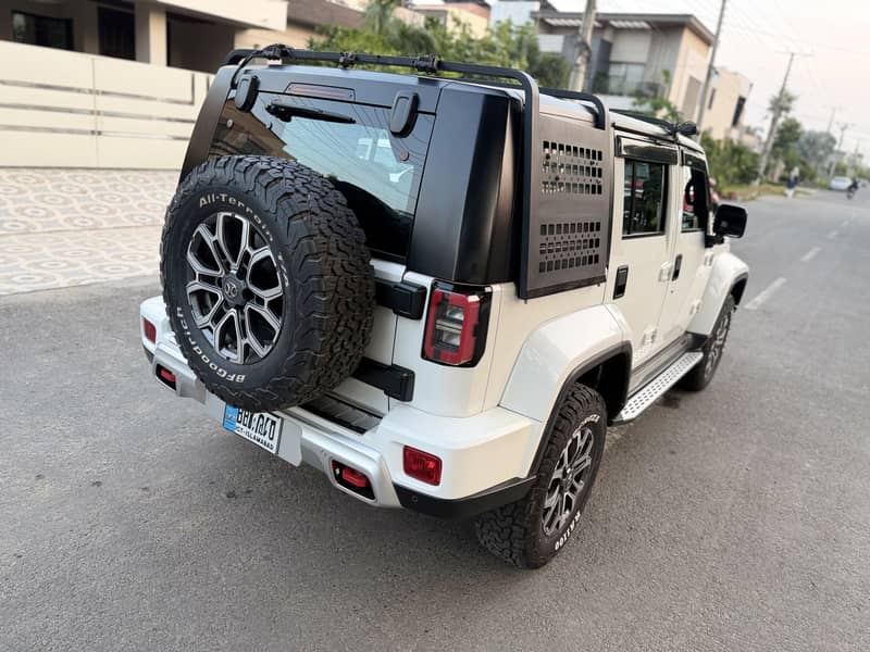 BAIC BJ40 Plus 2022 9