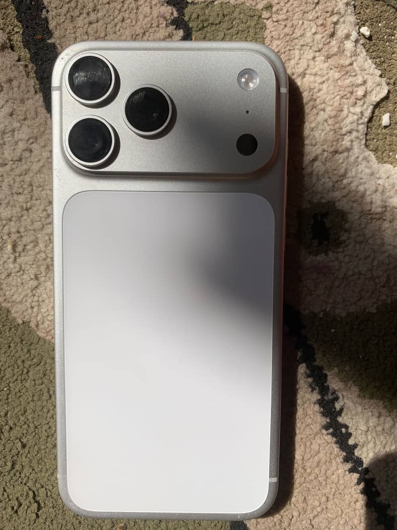 Apple iPhone 17 Pro Max 0