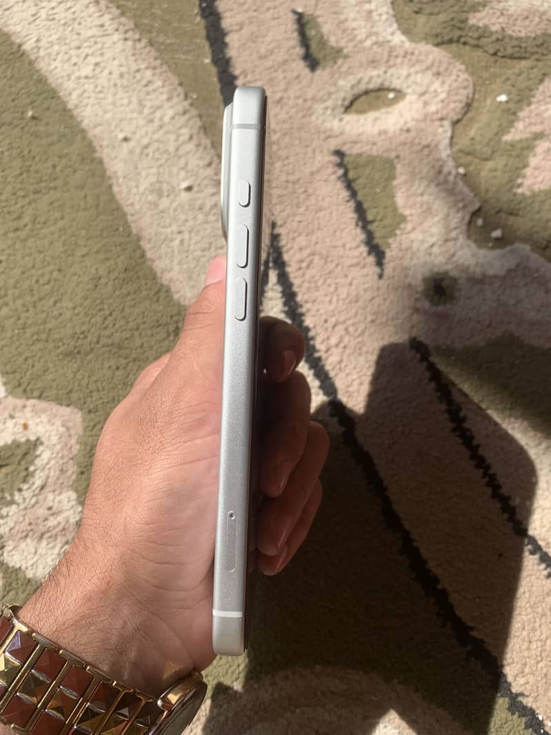Apple iPhone 17 Pro Max 4