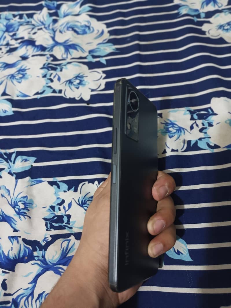 Infinix Note 11 1