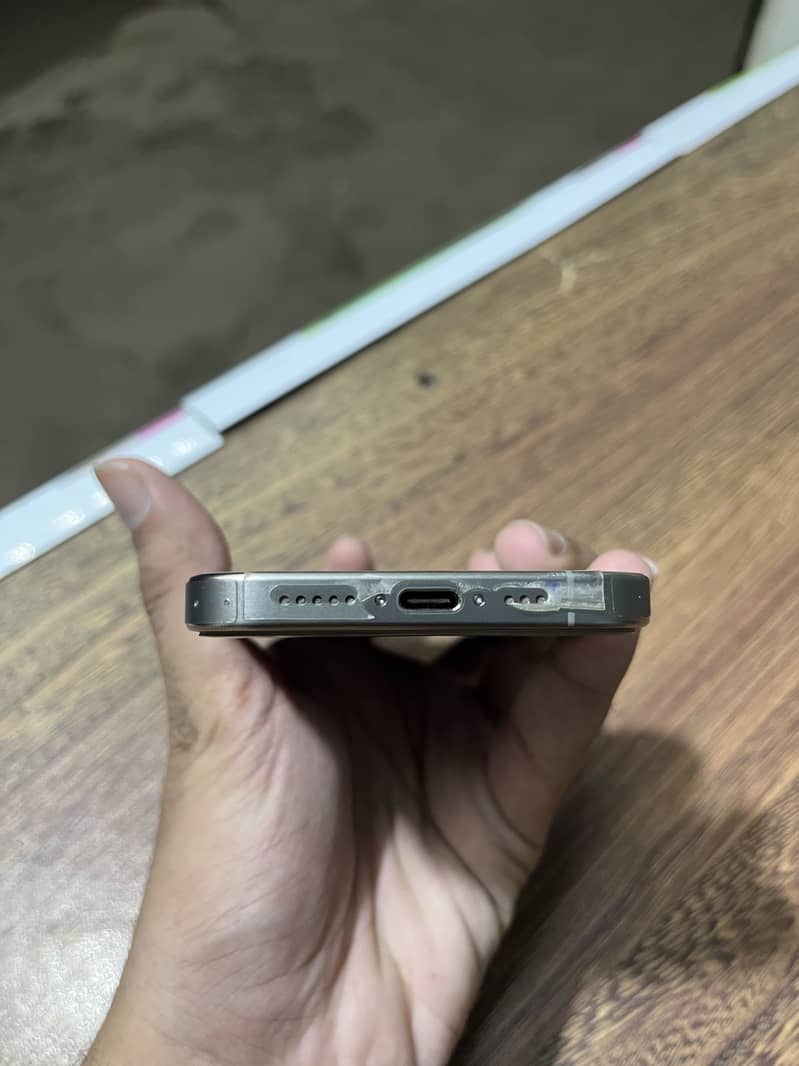 Apple iPhone 15 Pro jv 7