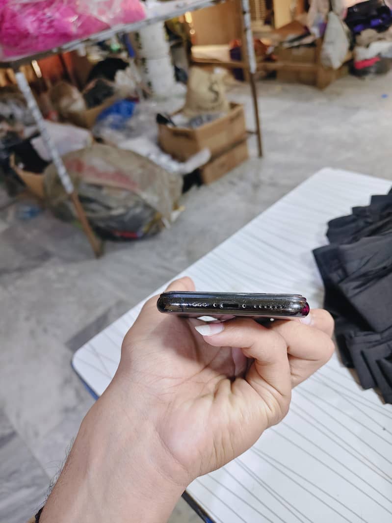 Apple iPhone 11 Pro 3