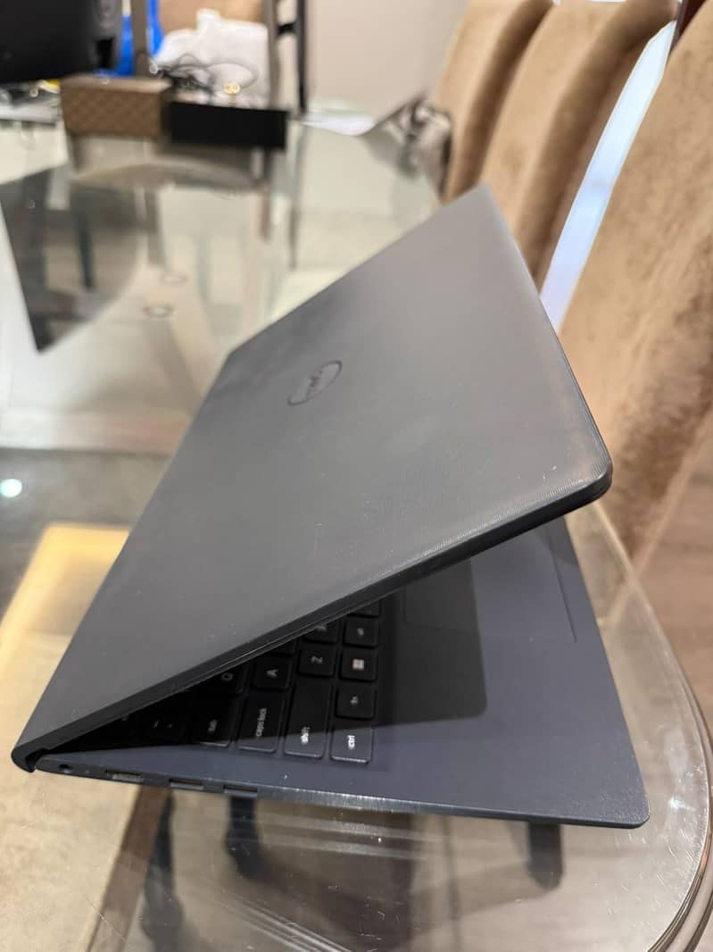 Dell Vostro 15 2