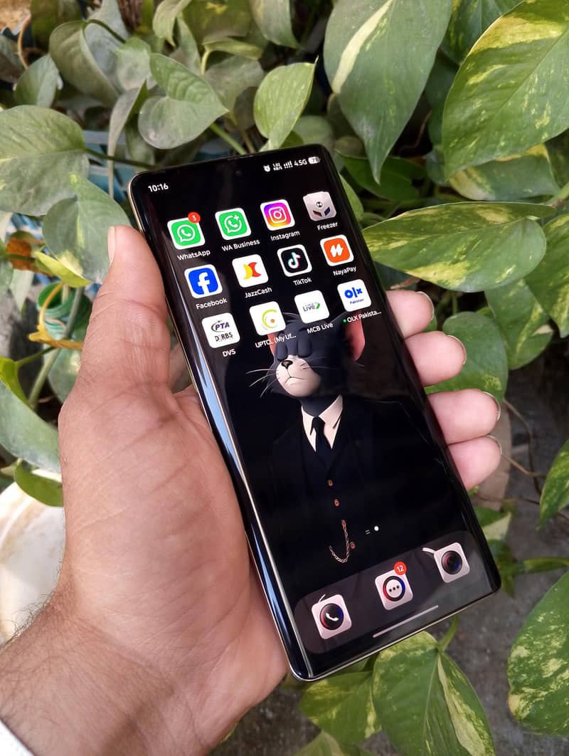 Infinix Note 40 Pro 4