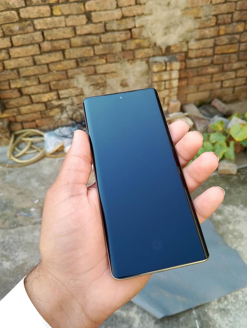 Infinix Note 40 Pro 7