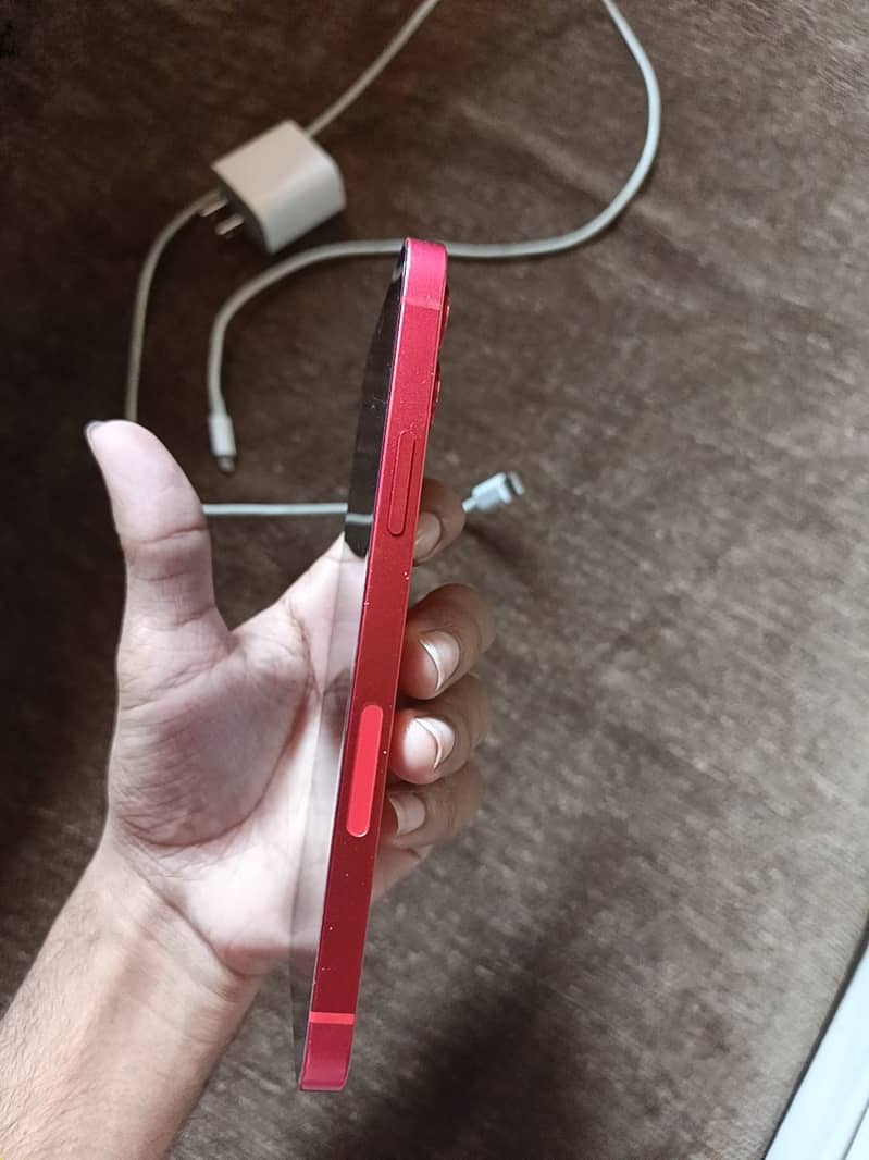 Apple iPhone 12 4