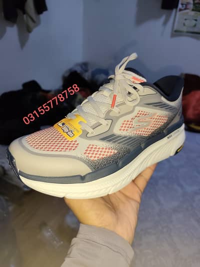 Skechers max cushion