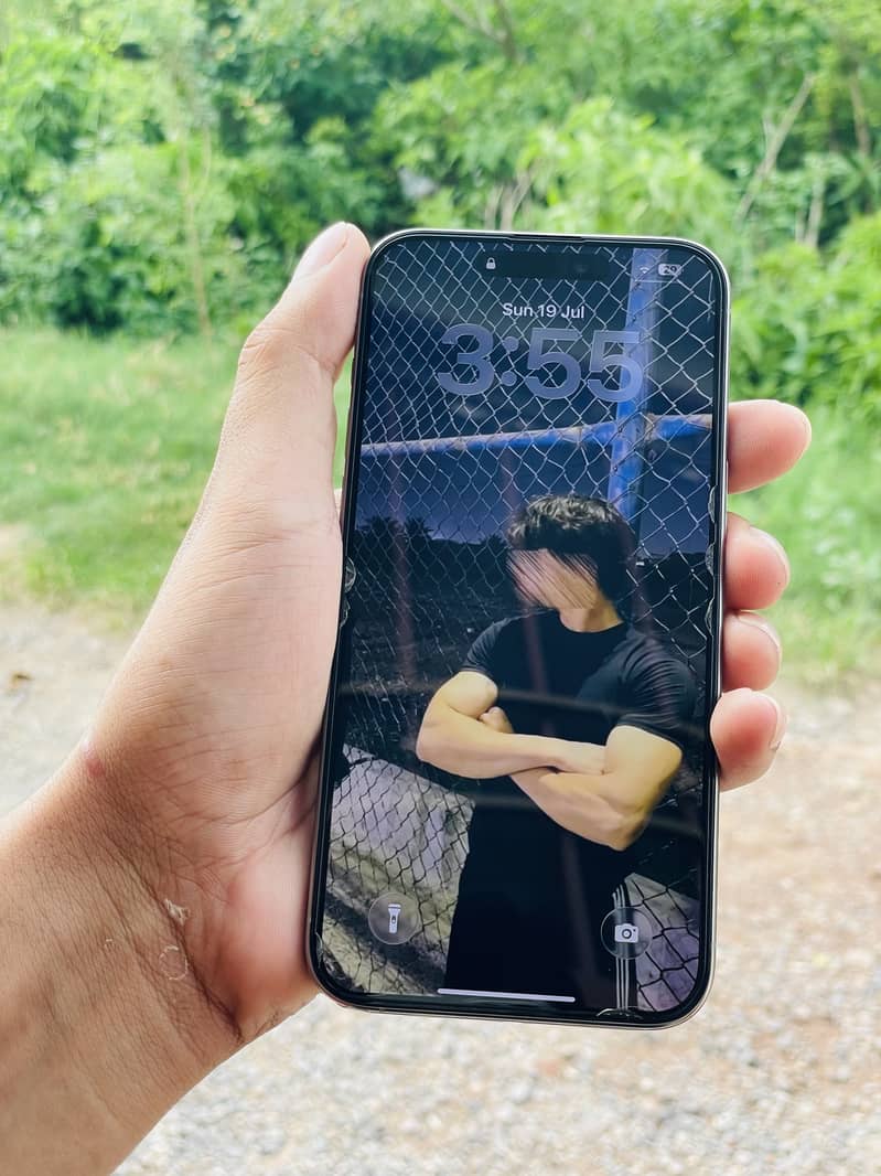 Apple iPhone 15 Pro Max 1