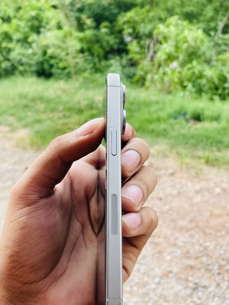 Apple iPhone 15 Pro Max 5